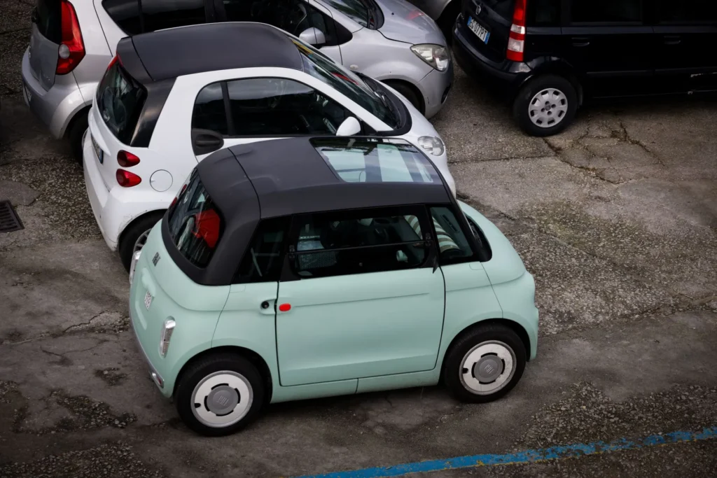 Une voiture hybride non rechargeable en milieu urbain, là où son système de récupération d'énergie se montre le plus efficace